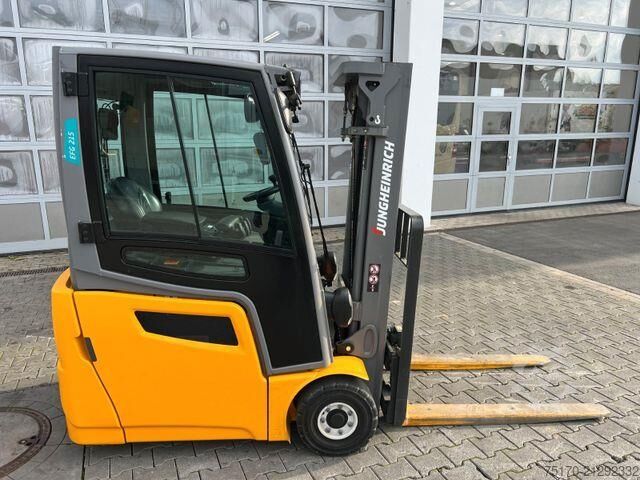 Forklift Jungheinrich EFG 215 / Triplex: 4.25m! / SS / 4.029h
