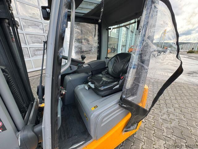 Forklift Jungheinrich EFG 215 / Triplex: 4.25m! / SS / nur 3.092h!