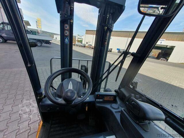 Forklift Jungheinrich EFG 215 / Triplex: 4.35m! / SS / nur 2.054h!