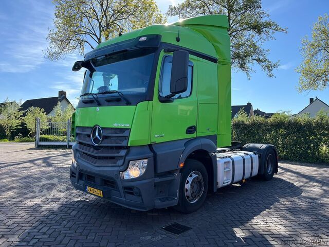 Standard-SZM Mercedes-Benz Actros 1943