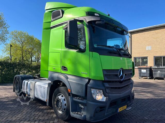 Standard-SZM Mercedes-Benz Actros 1943