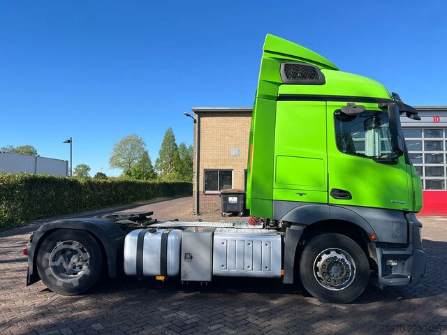 Standard-SZM Mercedes-Benz Actros 1943
