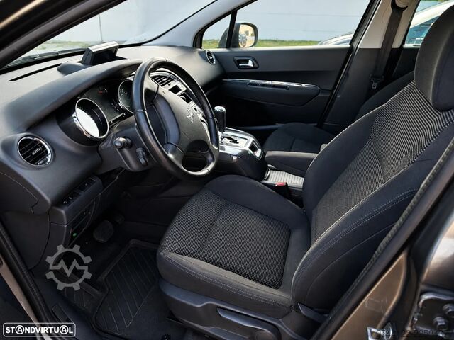 Passenger car Peugeot 5008