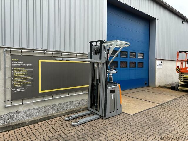 VS-22420 Electric triplex stacker Still EXVSF14, lifting height 4716 mm STILL EXVSF14