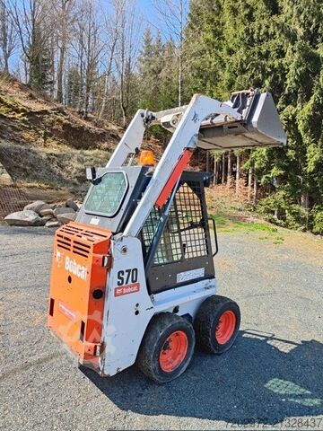 Compact loader Bobcat S70