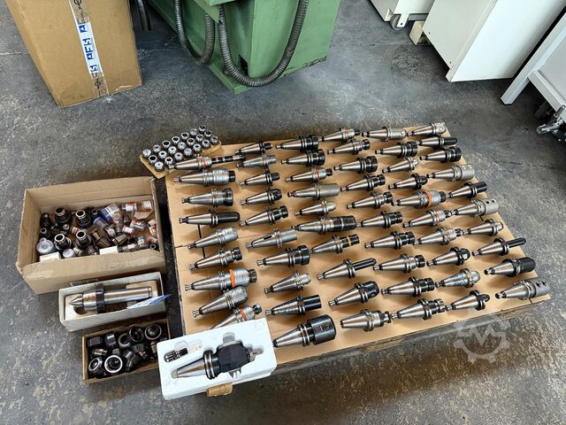 Batch of SK 40 tool holders (R4) nan nan