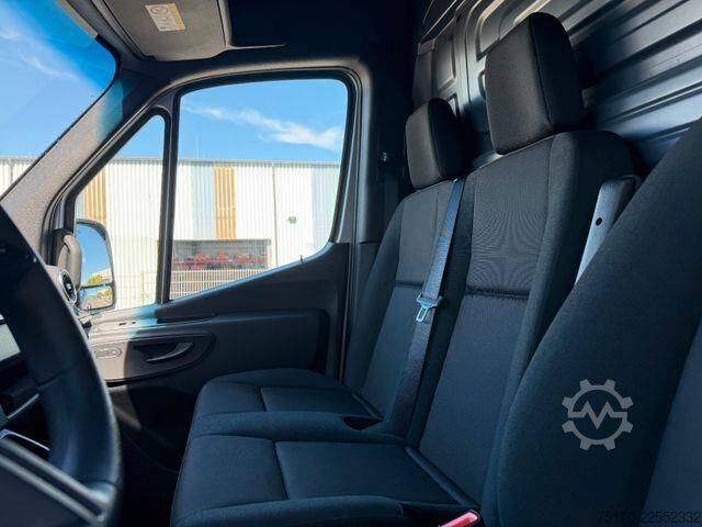 High-roof van Mercedes-Benz Sprinter 319 CDI 4x4 3665 Klima AHK Kamera