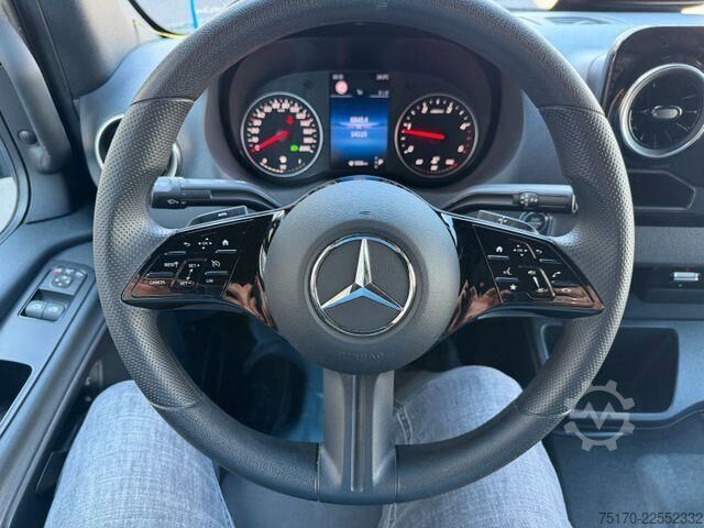 High-roof van Mercedes-Benz Sprinter 319 CDI 4x4 3665 Klima AHK Kamera