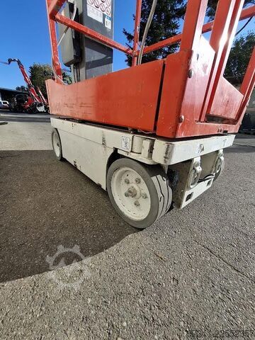 Aerial platform SkyJack SJ16