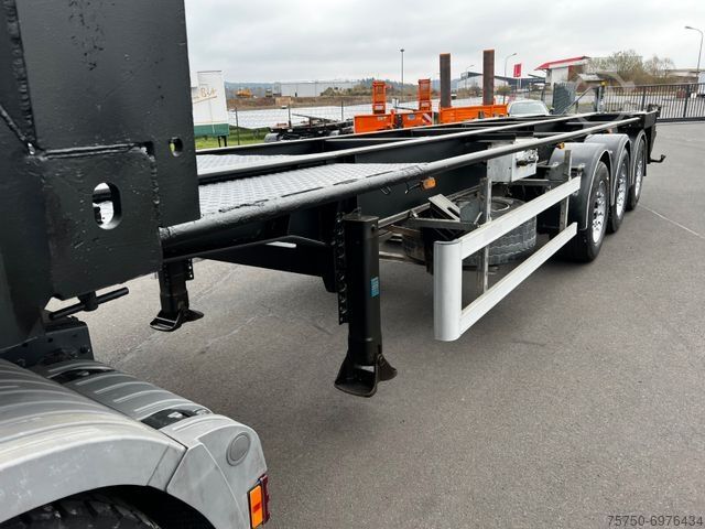 Auflieger  H&W 3- Achs Auflieger für Presscontainer