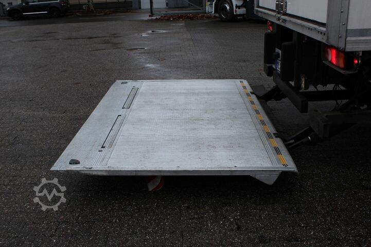 Refrigerated truck Renault D18 DTI 280 Thermo King-800R Strom Tür+LBW FRC