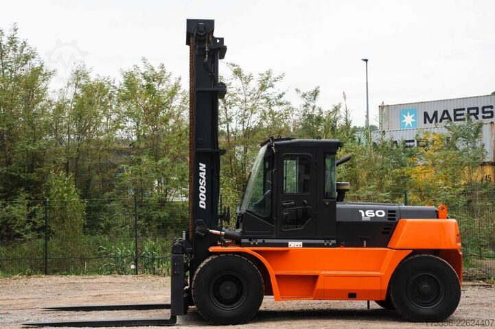 Heavy Forklift - Diesel Doosan D 160 S-5 - nur 4799 Betriebsstunden !!