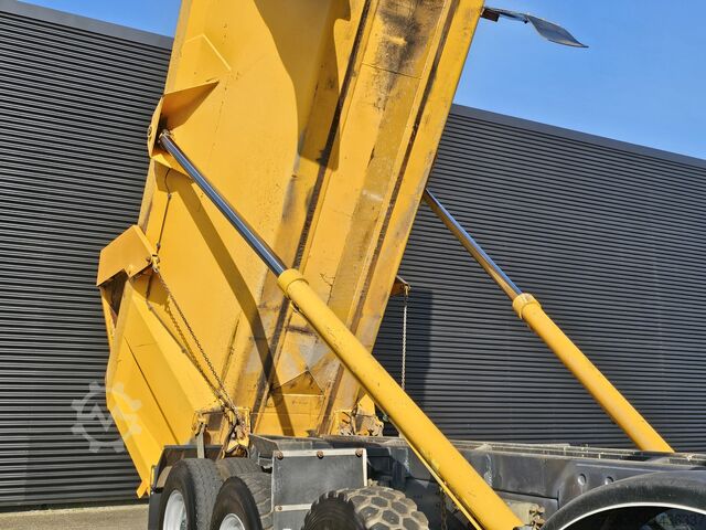 Tipper Volvo FMX 460 10x4 / 30m3 TIPPER / MINING