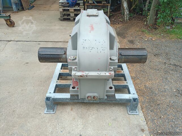 Industrial gearbox helical gear unit ASUG PENIG TGL 34611/10A8-450x200