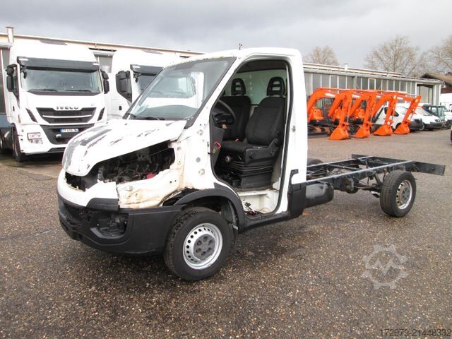 Transporter Fahrgestell IVECO 35s13 *Euro 5*Ohne Motor und Getriebe*