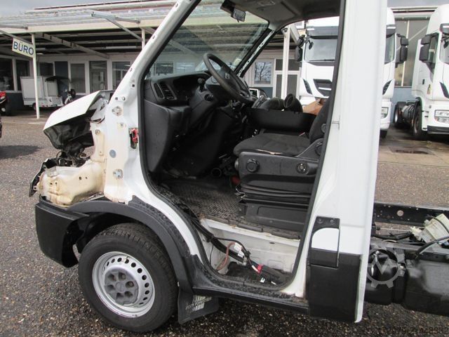 Transporter Fahrgestell IVECO 35s13 *Euro 5*Ohne Motor und Getriebe*