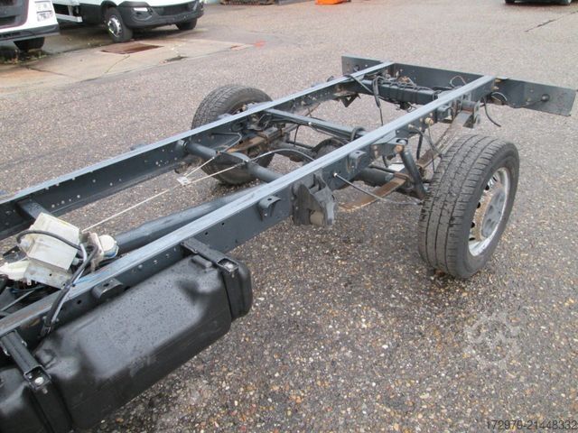 Transporter Fahrgestell IVECO 35s13 *Euro 5*Ohne Motor und Getriebe*