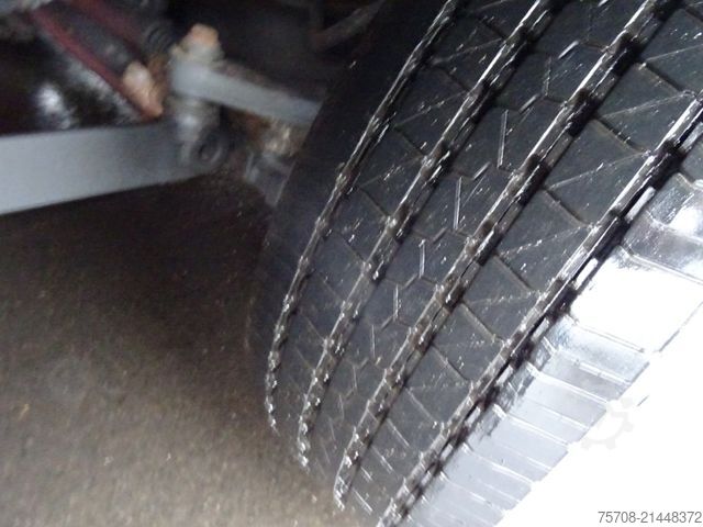 Box truck MERCEDES-BENZ 2533 Antos*7,3m Schwenkwand*LBW*Lift/Lenk*2x AHK