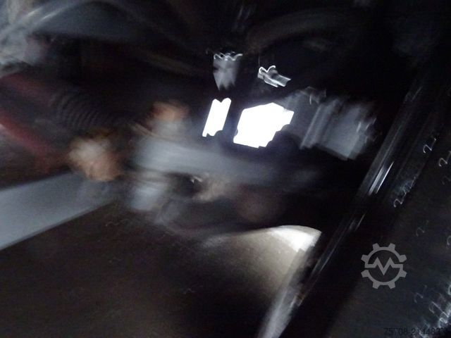 Box truck MERCEDES-BENZ 2533 Antos*7,3m Schwenkwand*LBW*Lift/Lenk*2x AHK