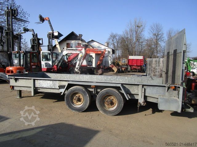Heavy-duty Trailers Müller Tandemanhänger mit 8 Ton. NL mit Rampe