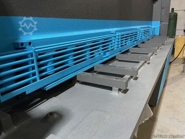 Hydraulic guillotine shear HACO HSLX 3006