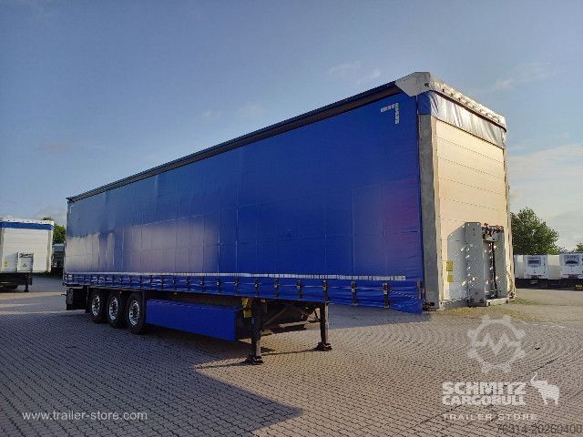 Open semitrailer with tarp Schmitz Cargobull Curtainsider Standard Getränke