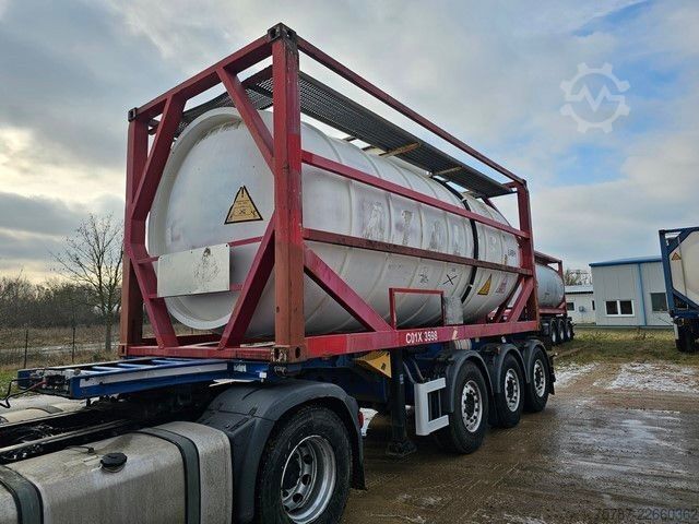 Auflieger-Wechselfahrgestell SCHMITZ CARGOBULL Tankchassis mit Tankcontainer, 424.676 KM