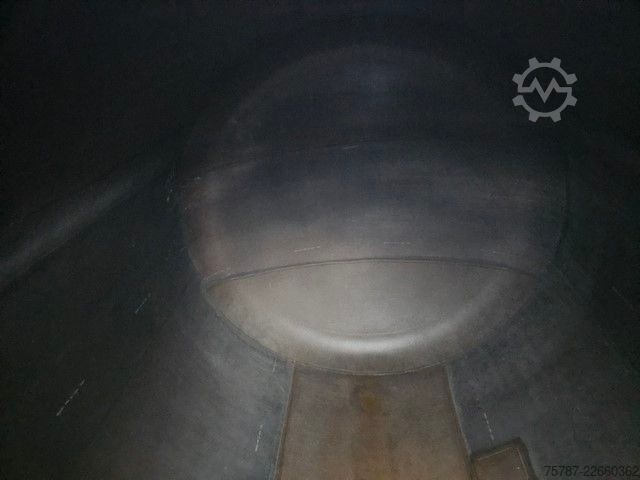 Auflieger-Wechselfahrgestell SCHMITZ CARGOBULL Tankchassis mit Tankcontainer, 424.676 KM