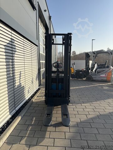 Pallet Stackers Bobcat BSR16N-I