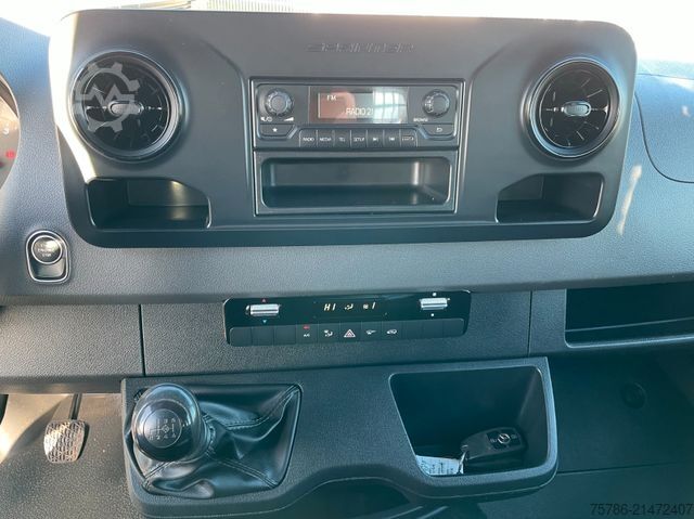 Pick-up van MERCEDES-BENZ Sprinter 316 CDI DoKa 2.7m Pritsche/ AC/ 7 Sitze