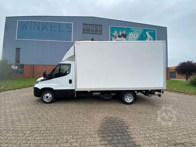 Box van IVECO Daily 35C14 Hi-Matic Koffer mit Ladebordwand