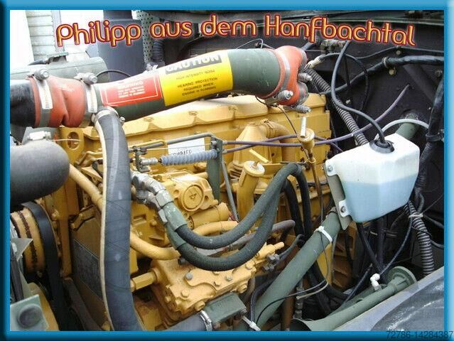 Other Other AM General M109A4 US Army Reo Shop Van Cat Motor