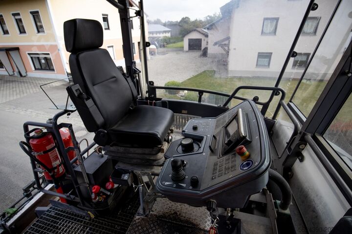 Chain paver Dynapac Fertiger SD2500CS T4F