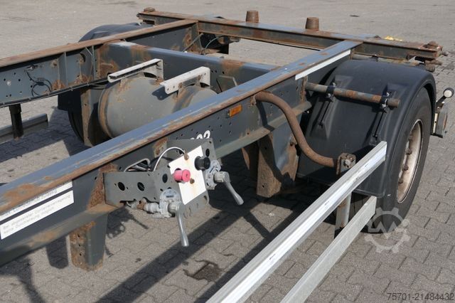 Swap chassis trailer SCHMITZ CARGOBULL AWF 18 BDF Wechselfahrgestell SAF-Achsen