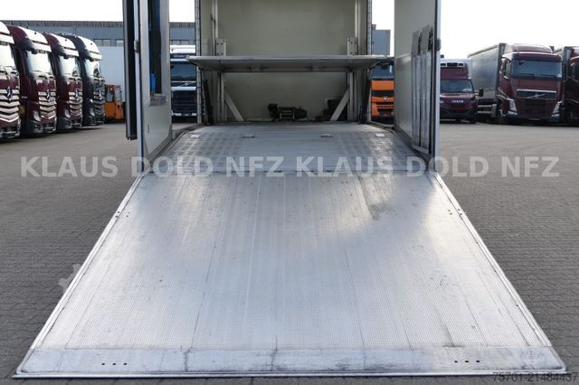 Car carrier truck MERCEDES-BENZ Atego geschloss. Autotransporter komplettzug