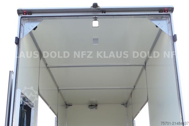 Car carrier truck MERCEDES-BENZ Atego geschloss. Autotransporter komplettzug