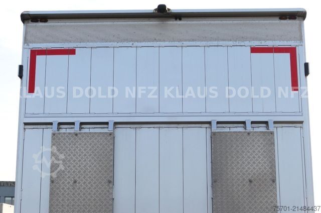 Car carrier truck MERCEDES-BENZ Atego geschloss. Autotransporter komplettzug