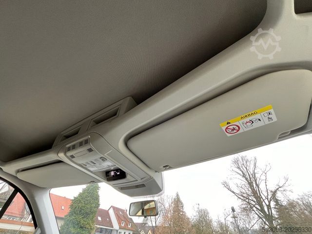Kleinbus VOLKSWAGEN CRAFTER AUTOMATIK 8 SITZER STANDHEIZUNG KAMERA