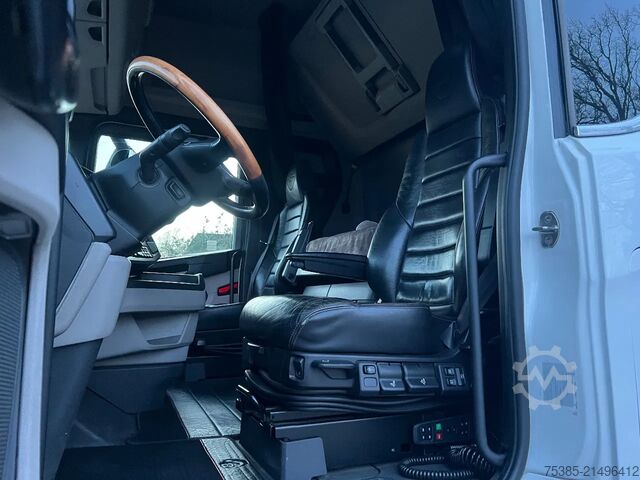 Chassis with cab Scania S580 6x2/4 Full options King of Road