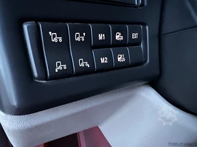 Chassis with cab Scania S580 6x2/4 Full options King of Road