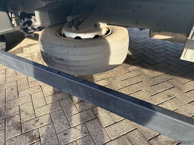 Koffer DAF LF 45.180 + euro 5 + 12ton + 5.58m box + lift