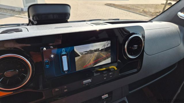 Minibus MERCEDES-BENZ 519  Allrad 4 x 4 Lagerfahrzeug Stock 20 Sitzer