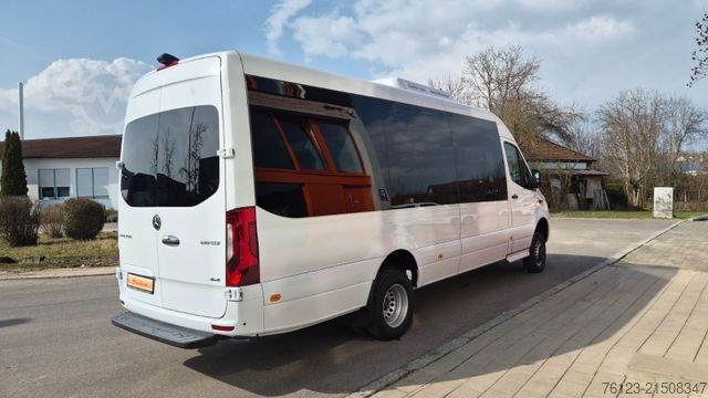 Minibus MERCEDES-BENZ 519  Allrad 4 x 4 Lagerfahrzeug Stock 20 Sitzer
