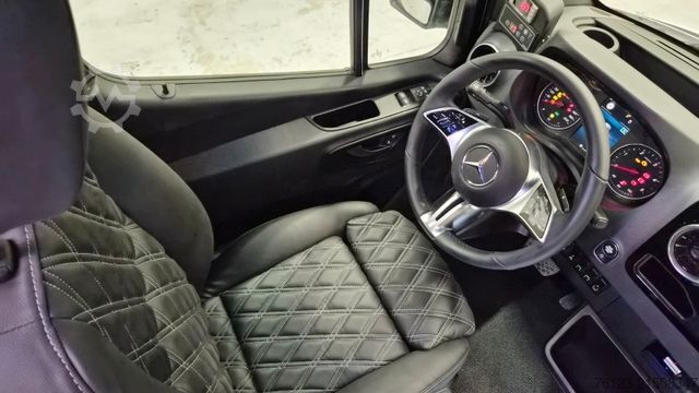 Minibus MERCEDES-BENZ 519  Allrad 4 x 4 Lagerfahrzeug Stock 20 Sitzer