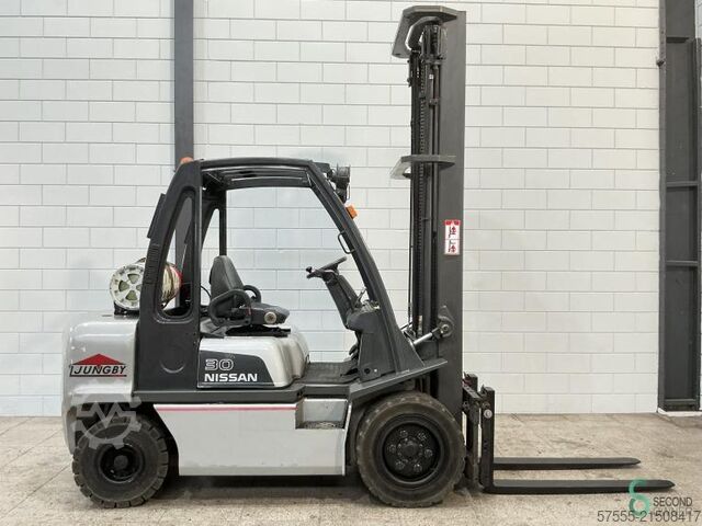 Forklift Nissan UGD 02 A 30 PQ