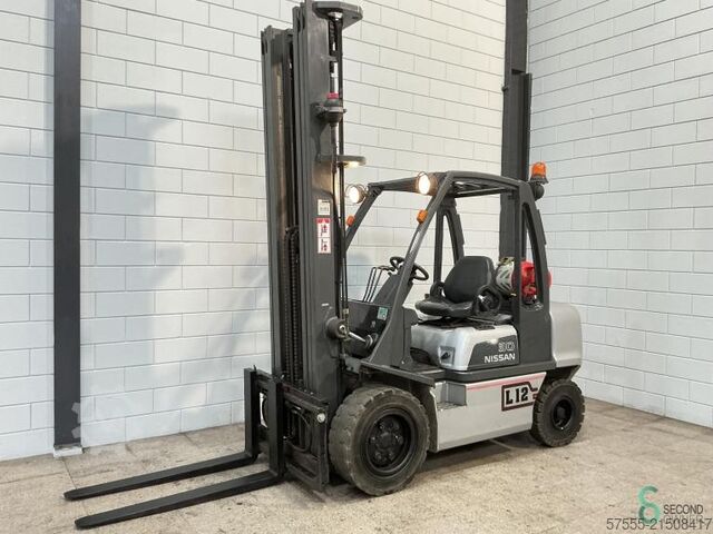 Forklift Nissan UGD 02 A 30 PQ