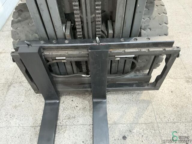 Forklift Nissan UGD 02 A 30 PQ