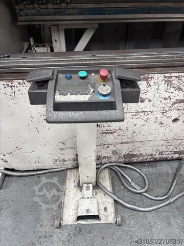 Durchlaufpresse LVD PPEB110/30 CAD-CNC 110T