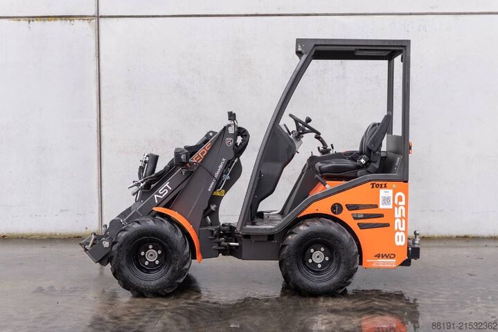 Mini-Lader Castloaders 825D