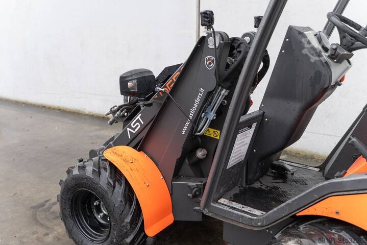 Mini-Lader Castloaders 825D